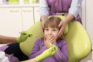 child afraid of dentist